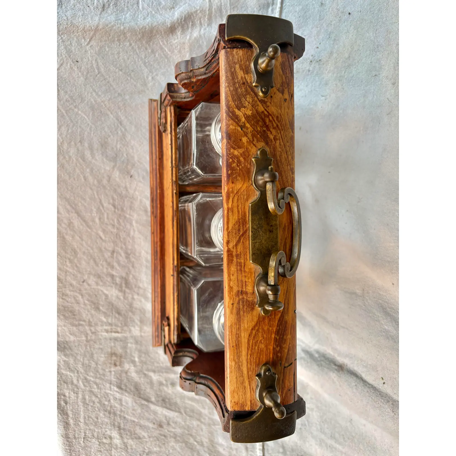 Early 20th Century English Oak Three Decanter Tantalus - Image 5