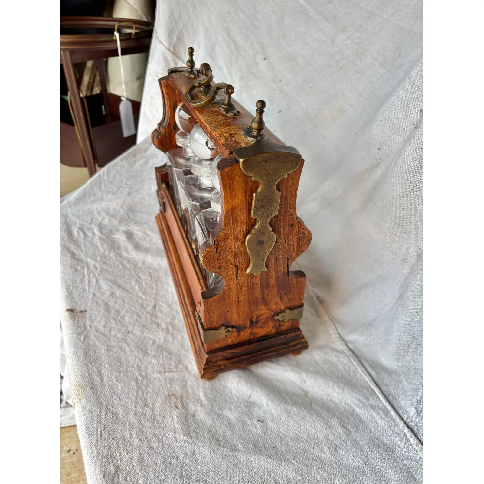Early 20th Century English Oak Three Decanter Tantalus - Image 8