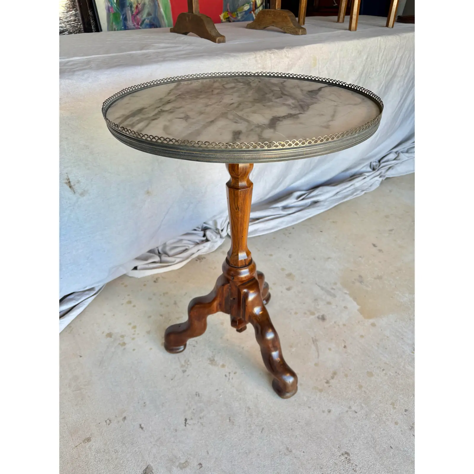 Early 20th Century French Louis XIII Style Walnut and Marble Tripod Side Table - Image 2