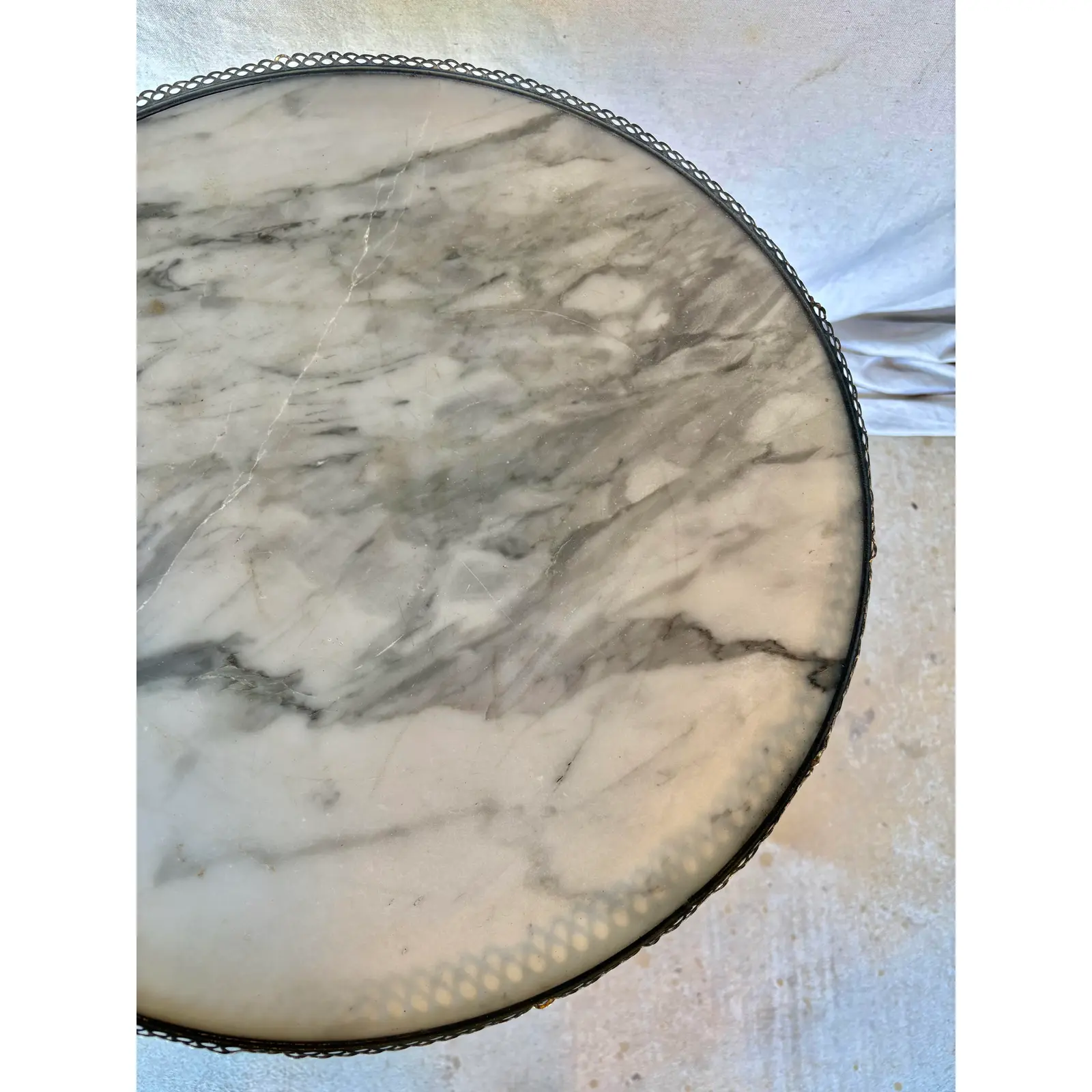 Early 20th Century French Louis XIII Style Walnut and Marble Tripod Side Table - Image 8