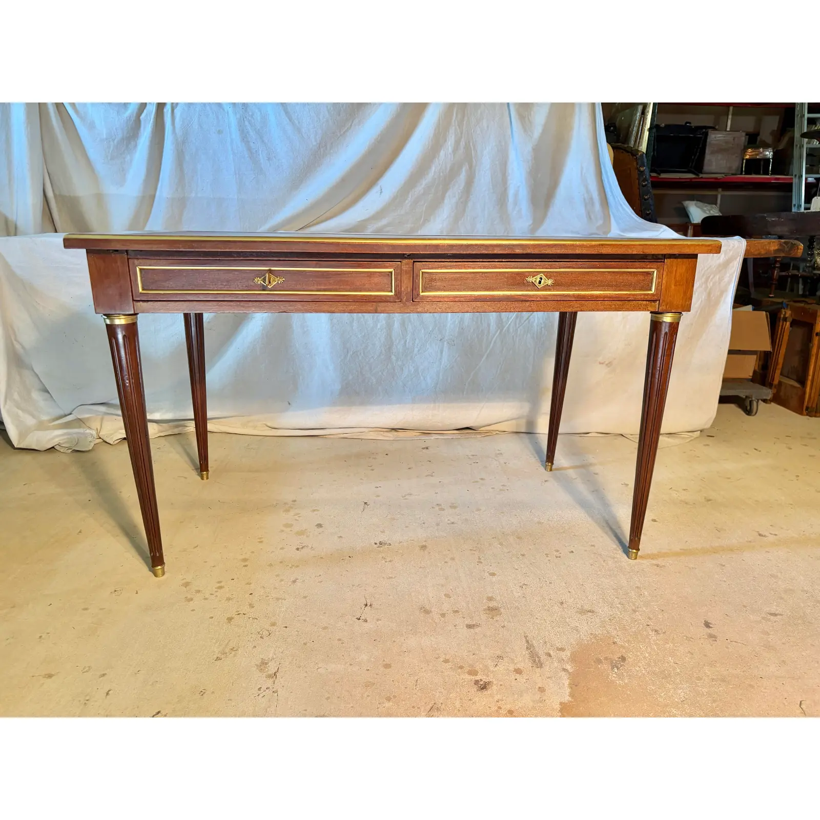 Early 20th Century French Louis XVI Style Walnut and Brass Leather Top Desk - Image 3