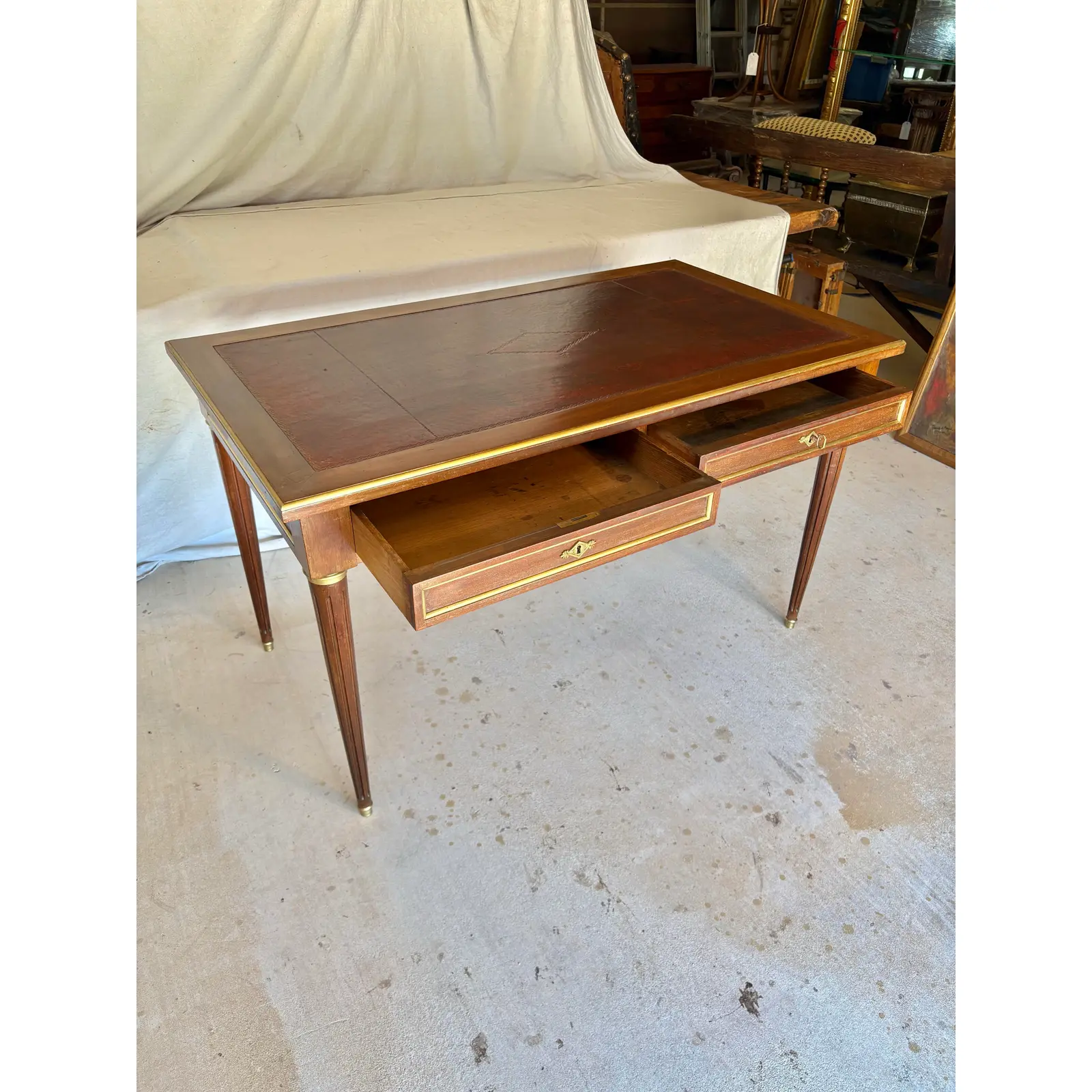 Early 20th Century French Louis XVI Style Walnut and Brass Leather Top Desk - Image 8