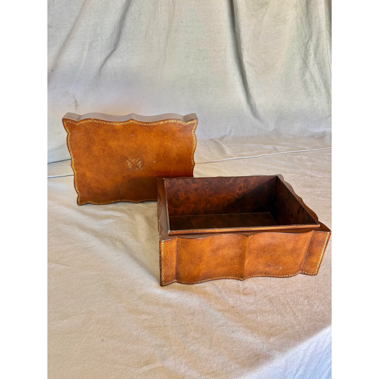 20th Century Italian Embossed Leather Box - Image 11