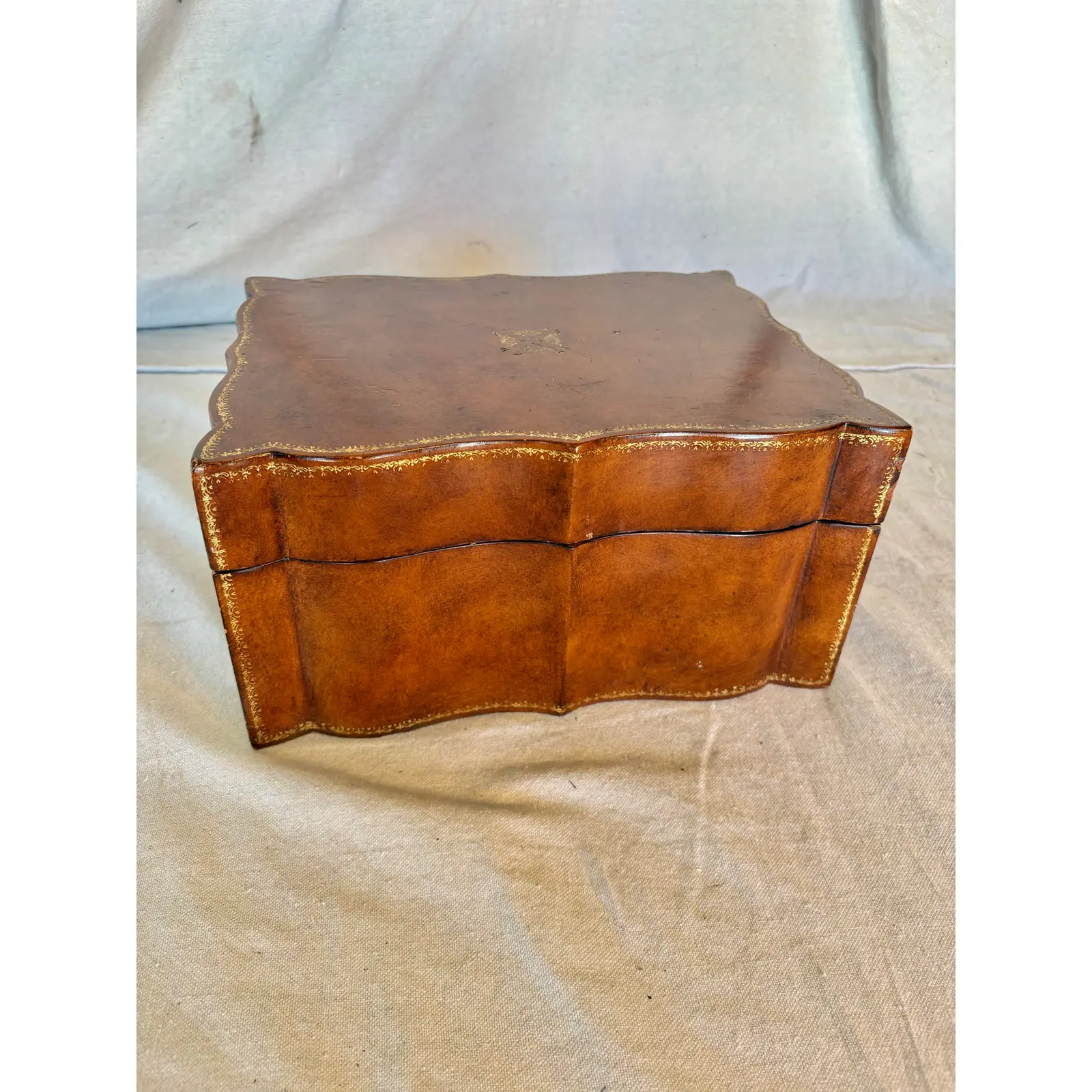 20th Century Italian Embossed Leather Box - Image 10